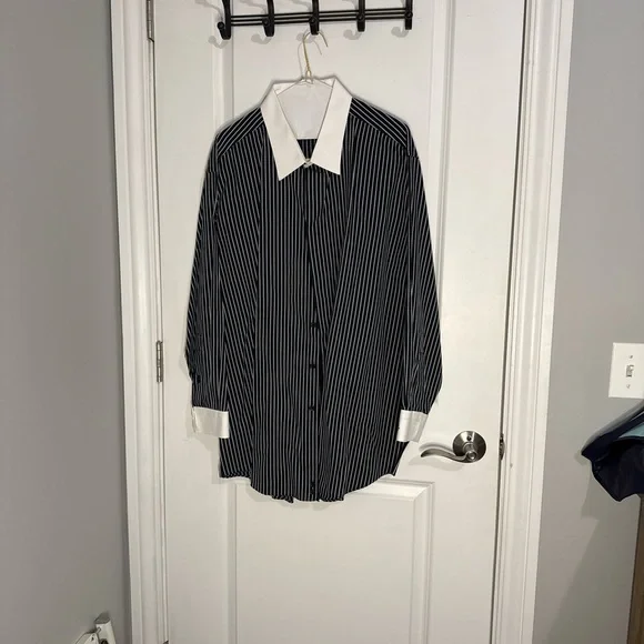 Men's Black and White Striped Shirt - Picture 2 of 9